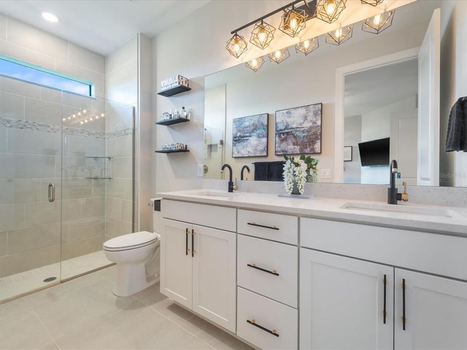 Activo con contrato: $399,999 (2 camas, 2 baños, 1442 Pies cuadrados)