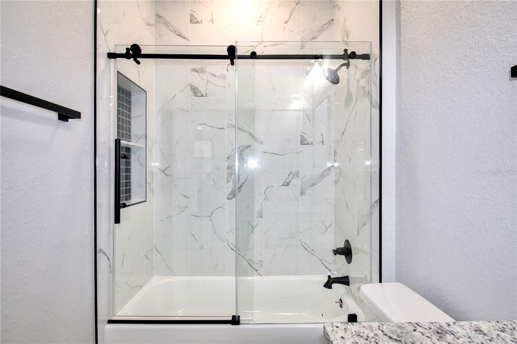 En Venta: $366,900 (3 camas, 3 baños, 1723 Pies cuadrados)