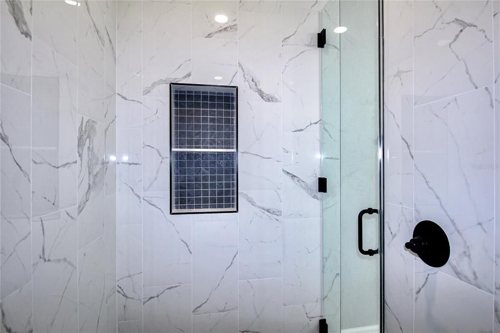 En Venta: $366,900 (3 camas, 3 baños, 1723 Pies cuadrados)