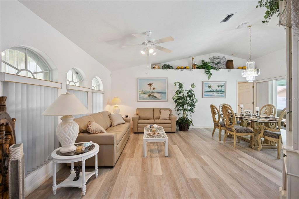 В аренду: $4,000 (3 спален, 2 ванн, 2108 Квадратных фут)