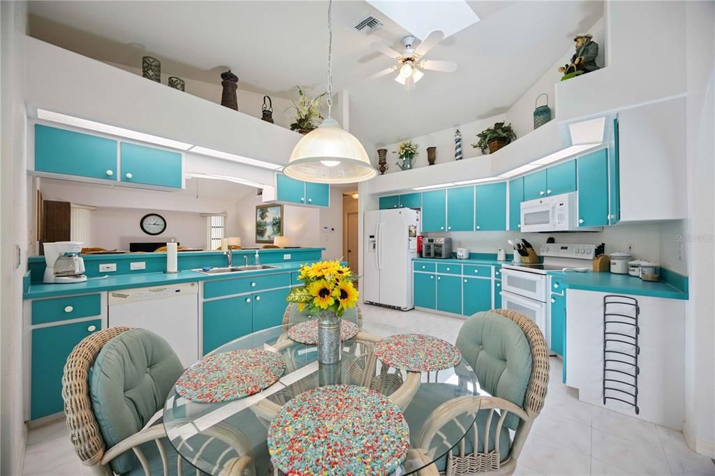 В аренду: $4,000 (3 спален, 2 ванн, 2108 Квадратных фут)