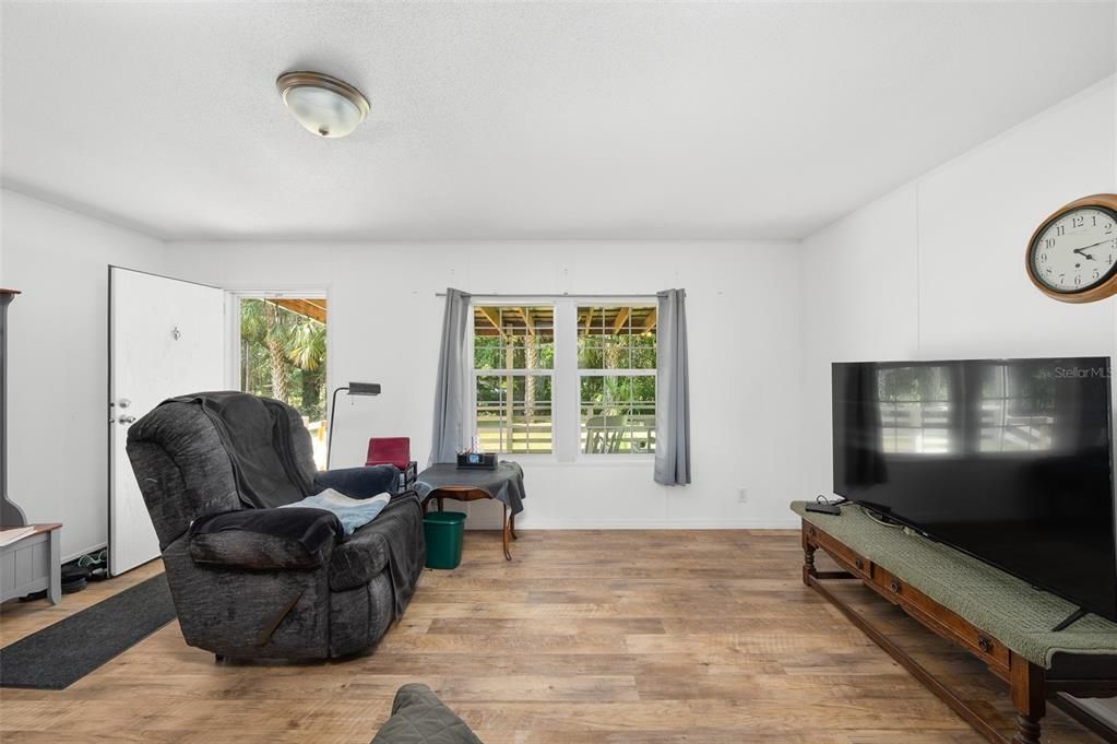 待售: $549,000 (3 贝兹, 2 浴室, 1456 平方英尺)