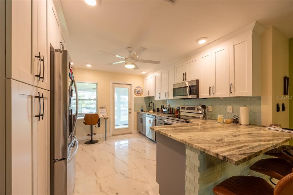 待售: $750,000 (4 贝兹, 0 浴室, 1960 平方英尺)