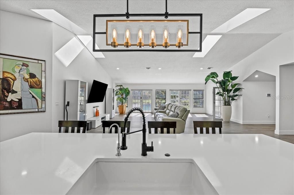 En Venta: $1,190,000 (5 camas, 4 baños, 4783 Pies cuadrados)