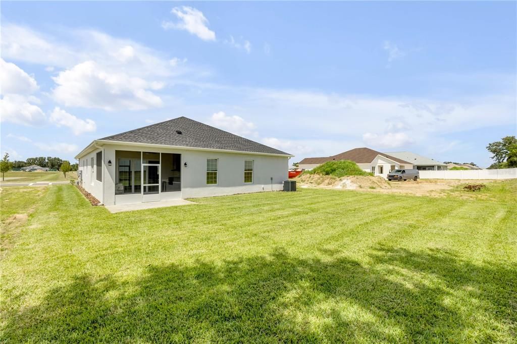 Под контрактом: $475,000 (3 спален, 2 ванн, 1900 Квадратных фут)