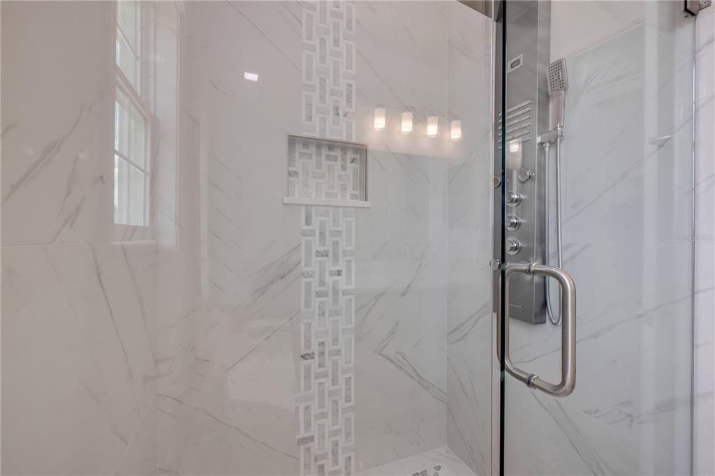 Под контрактом: $475,000 (3 спален, 2 ванн, 1900 Квадратных фут)