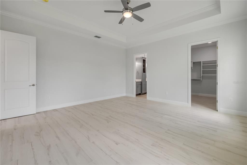 Под контрактом: $475,000 (3 спален, 2 ванн, 1900 Квадратных фут)