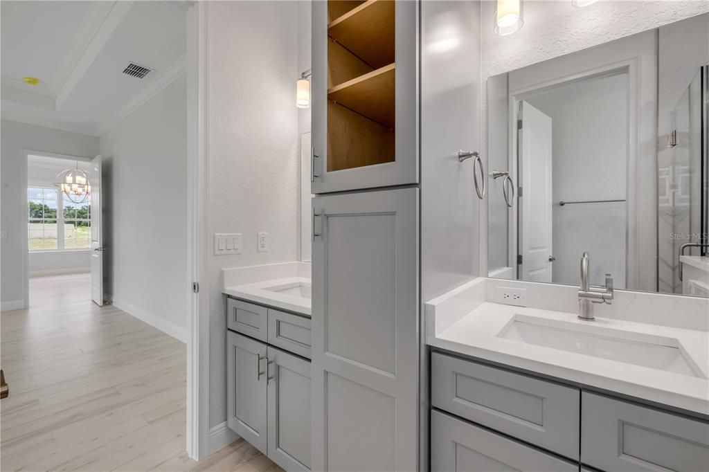 Под контрактом: $475,000 (3 спален, 2 ванн, 1900 Квадратных фут)