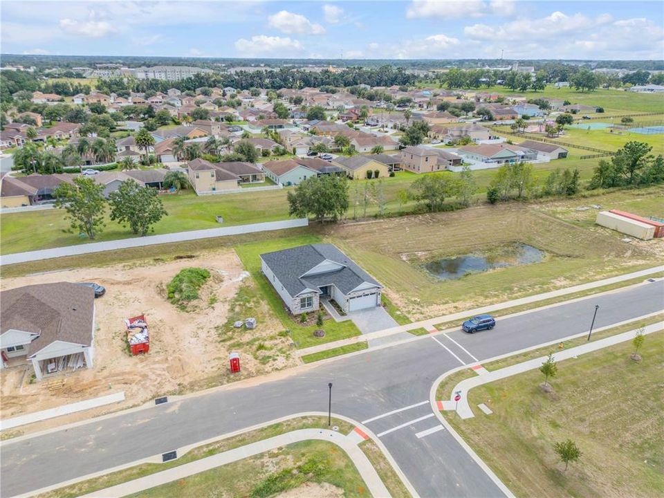 Под контрактом: $475,000 (3 спален, 2 ванн, 1900 Квадратных фут)