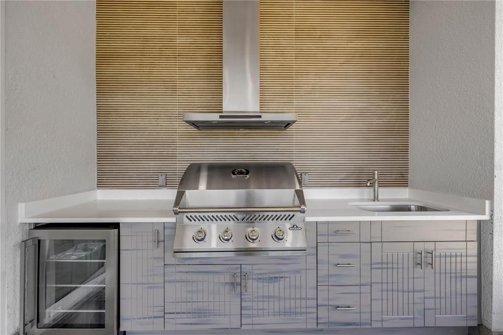 Под контрактом: $475,000 (3 спален, 2 ванн, 1900 Квадратных фут)