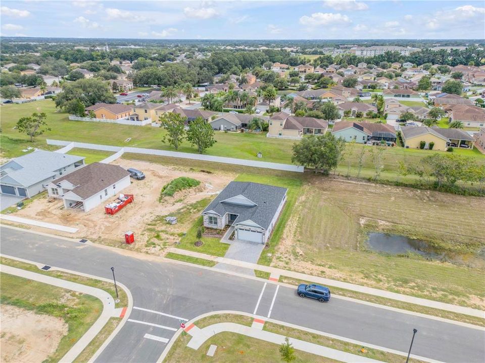 Под контрактом: $475,000 (3 спален, 2 ванн, 1900 Квадратных фут)