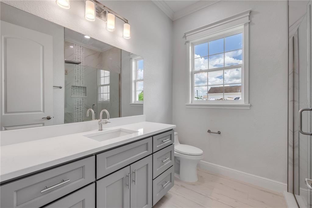 Под контрактом: $475,000 (3 спален, 2 ванн, 1900 Квадратных фут)