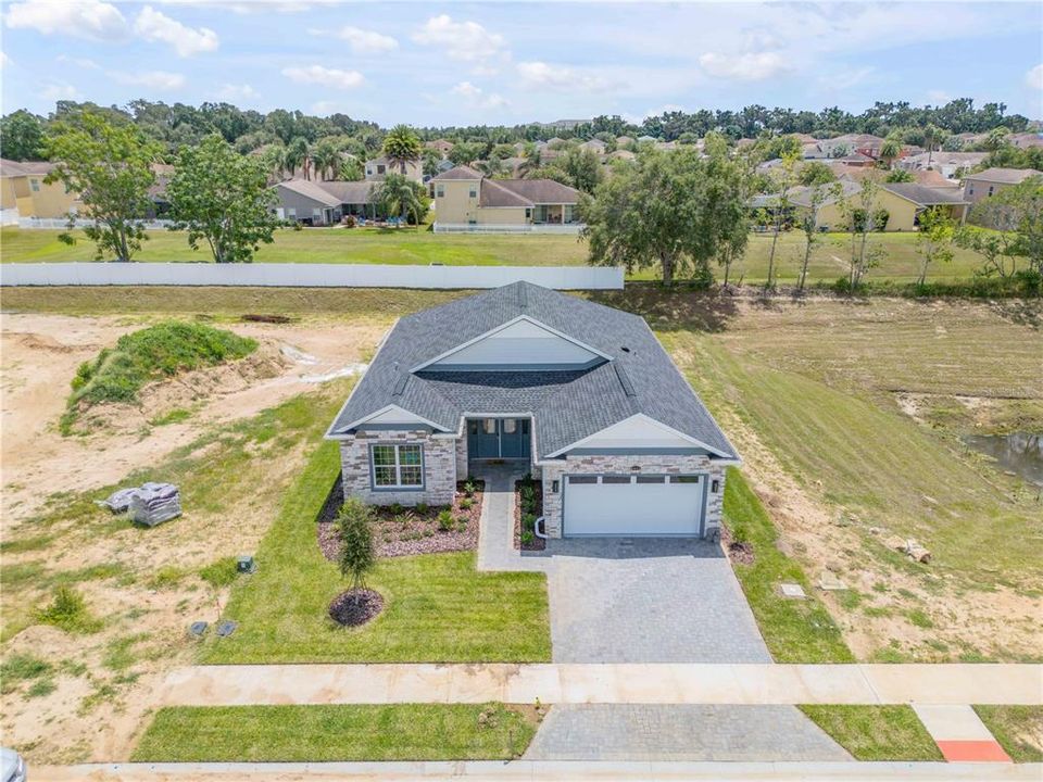 Под контрактом: $475,000 (3 спален, 2 ванн, 1900 Квадратных фут)