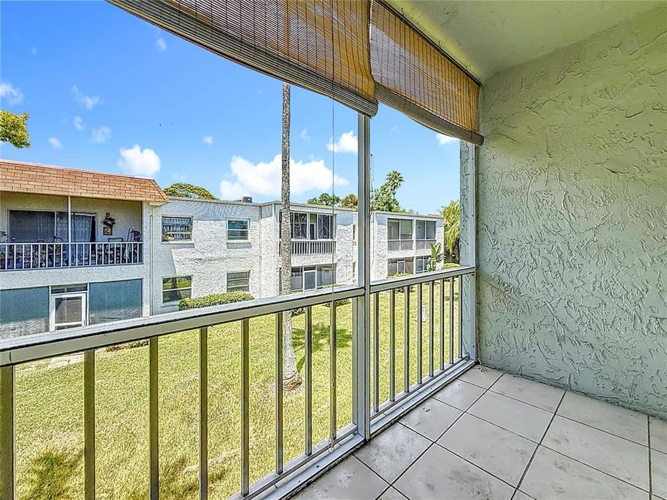 For Sale: $94,900 (1 beds, 1 baths, 747 Square Feet)