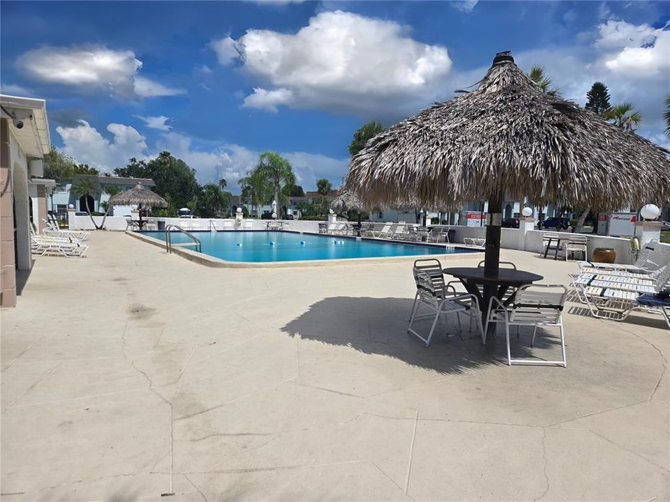 For Sale: $94,900 (1 beds, 1 baths, 747 Square Feet)