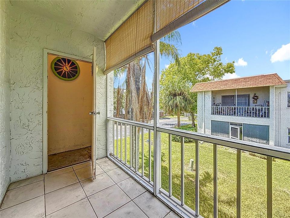 For Sale: $94,900 (1 beds, 1 baths, 747 Square Feet)