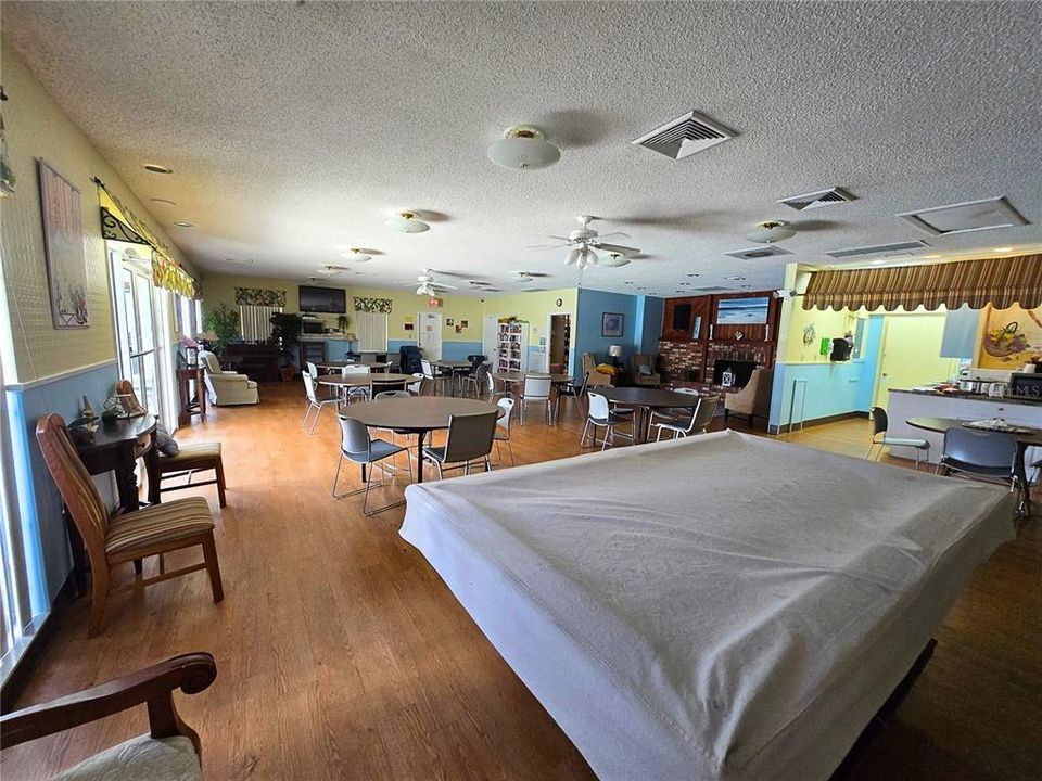 For Sale: $94,900 (1 beds, 1 baths, 747 Square Feet)