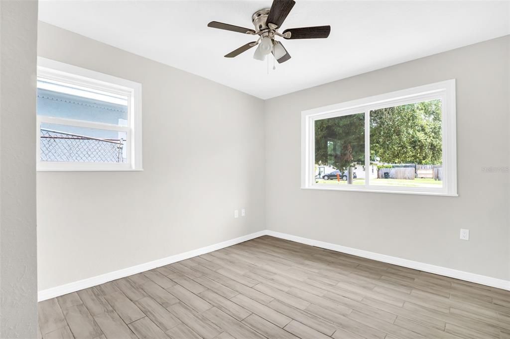 合同活跃: $249,500 (3 贝兹, 2 浴室, 1156 平方英尺)