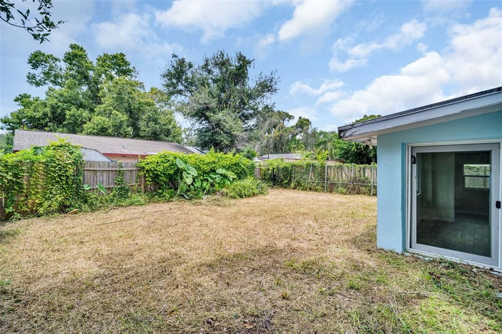 合同活跃: $249,500 (3 贝兹, 2 浴室, 1156 平方英尺)