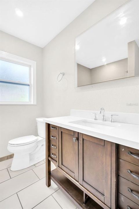 合同活跃: $249,500 (3 贝兹, 2 浴室, 1156 平方英尺)