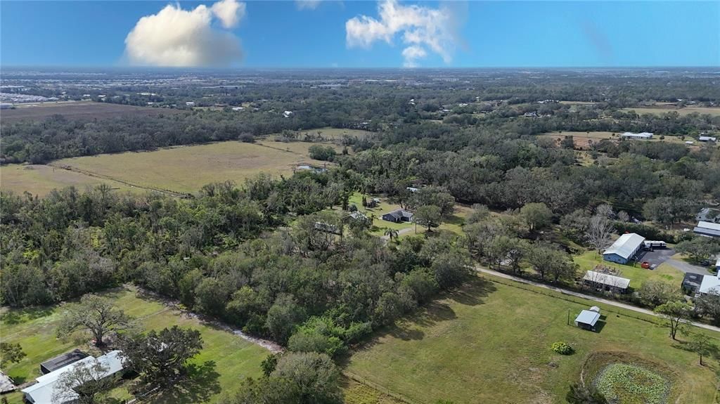 На продажу: $3,700,777 (2 спален, 1 ванн, 1218 Квадратных фут)