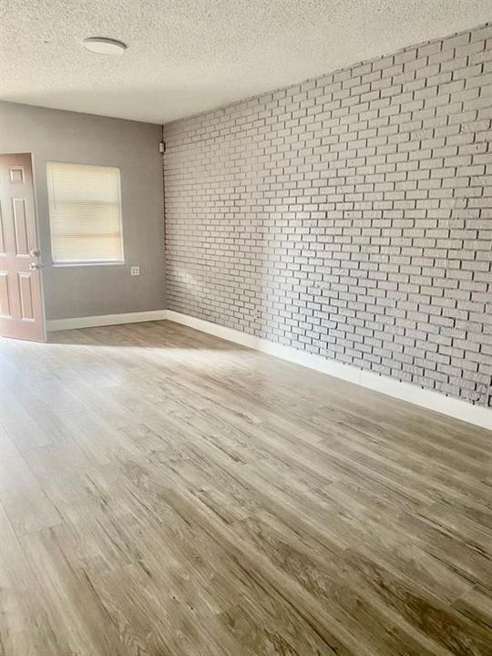 На продажу: $313,900 (4 спален, 0 ванн, 1488 Квадратных фут)