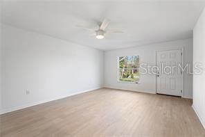 合同活跃: $235,000 (3 贝兹, 2 浴室, 1322 平方英尺)