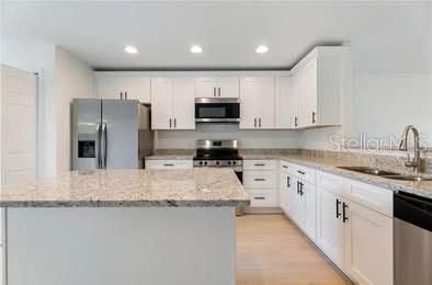 合同活跃: $235,000 (3 贝兹, 2 浴室, 1322 平方英尺)