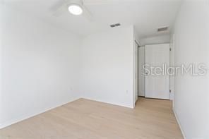 合同活跃: $235,000 (3 贝兹, 2 浴室, 1322 平方英尺)