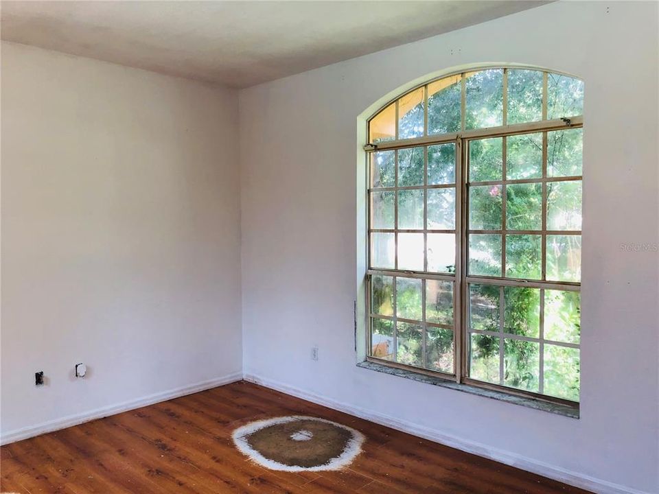 Active With Contract: $399,000 (3 beds, 3 baths, 2526 Square Feet)