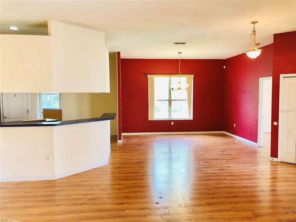 Active With Contract: $399,000 (3 beds, 3 baths, 2526 Square Feet)