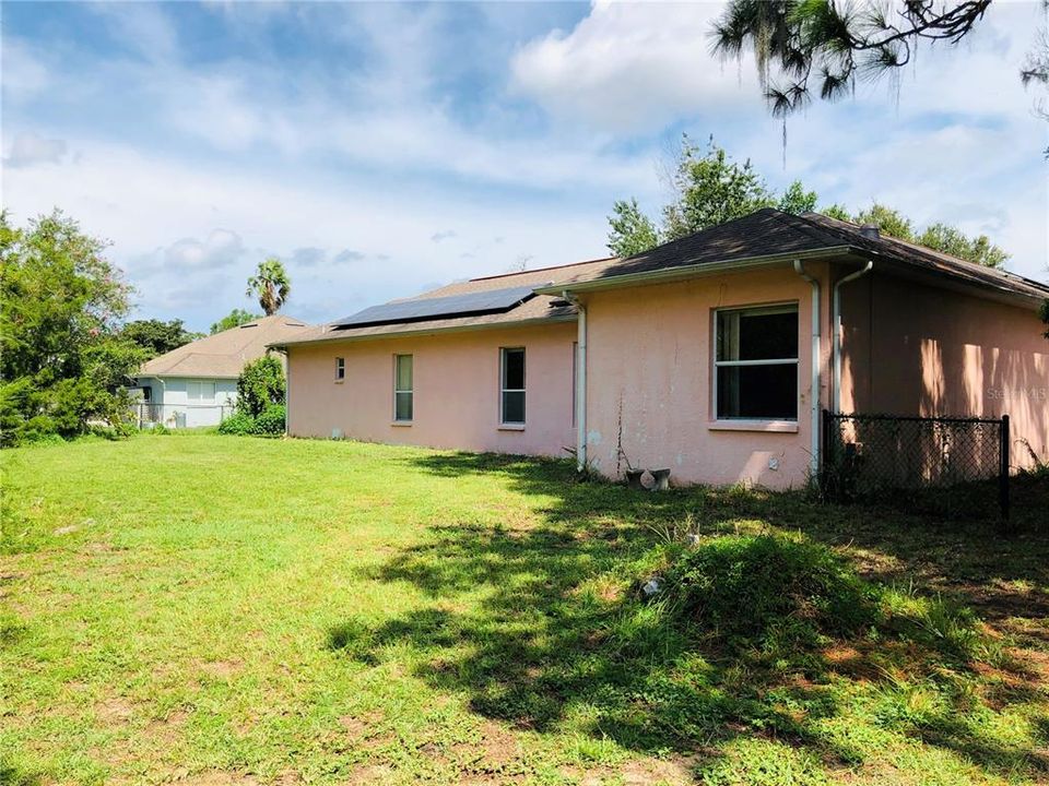 Active With Contract: $399,000 (3 beds, 3 baths, 2526 Square Feet)