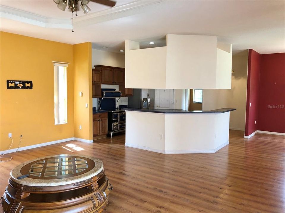 Active With Contract: $399,000 (3 beds, 3 baths, 2526 Square Feet)