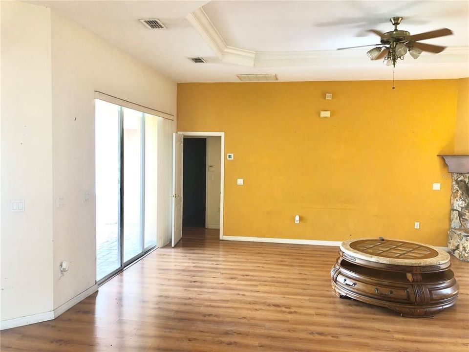 Active With Contract: $399,000 (3 beds, 3 baths, 2526 Square Feet)