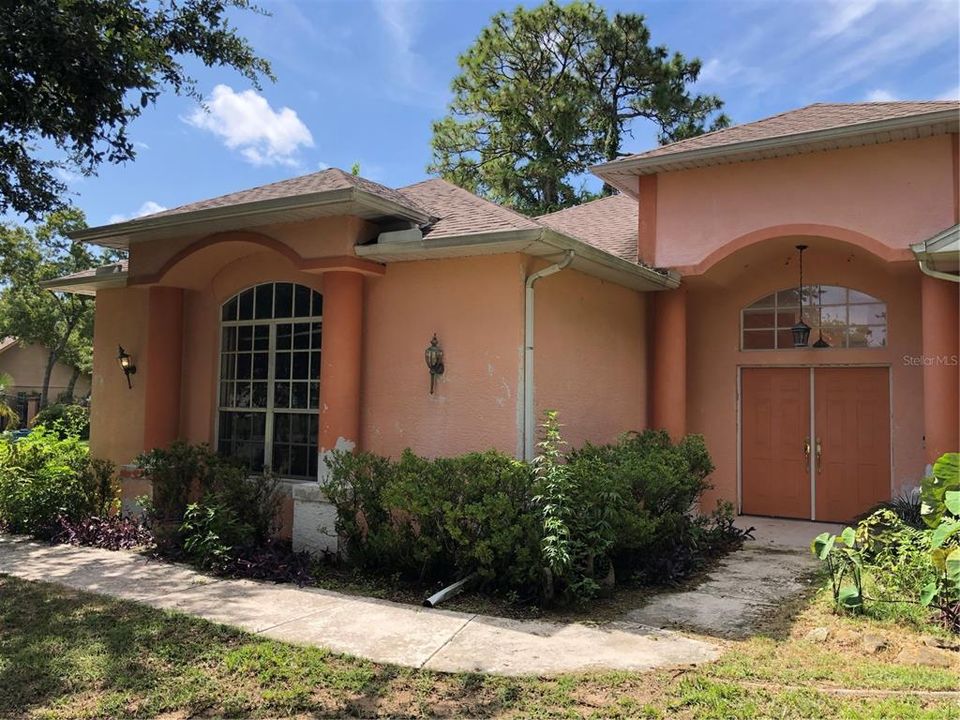 Active With Contract: $399,000 (3 beds, 3 baths, 2526 Square Feet)