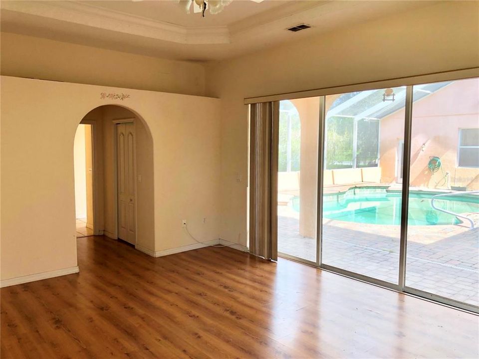 Active With Contract: $399,000 (3 beds, 3 baths, 2526 Square Feet)