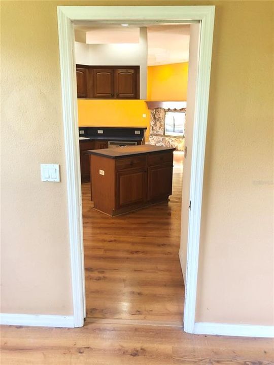 Active With Contract: $399,000 (3 beds, 3 baths, 2526 Square Feet)