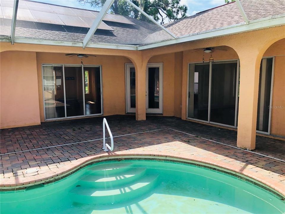 Active With Contract: $399,000 (3 beds, 3 baths, 2526 Square Feet)