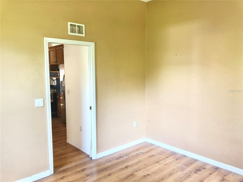 Active With Contract: $399,000 (3 beds, 3 baths, 2526 Square Feet)