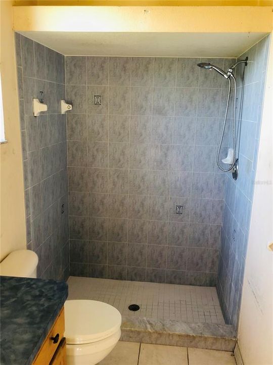 Active With Contract: $399,000 (3 beds, 3 baths, 2526 Square Feet)