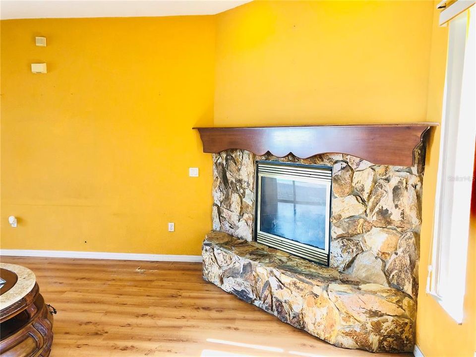 Active With Contract: $399,000 (3 beds, 3 baths, 2526 Square Feet)