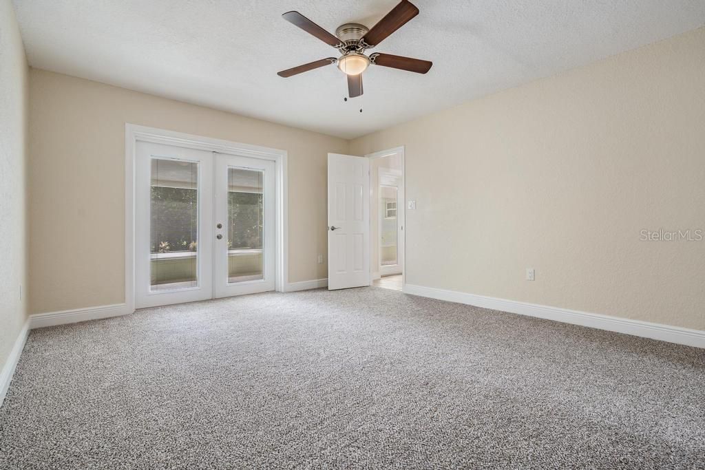 For Sale: $470,000 (4 beds, 2 baths, 2581 Square Feet)