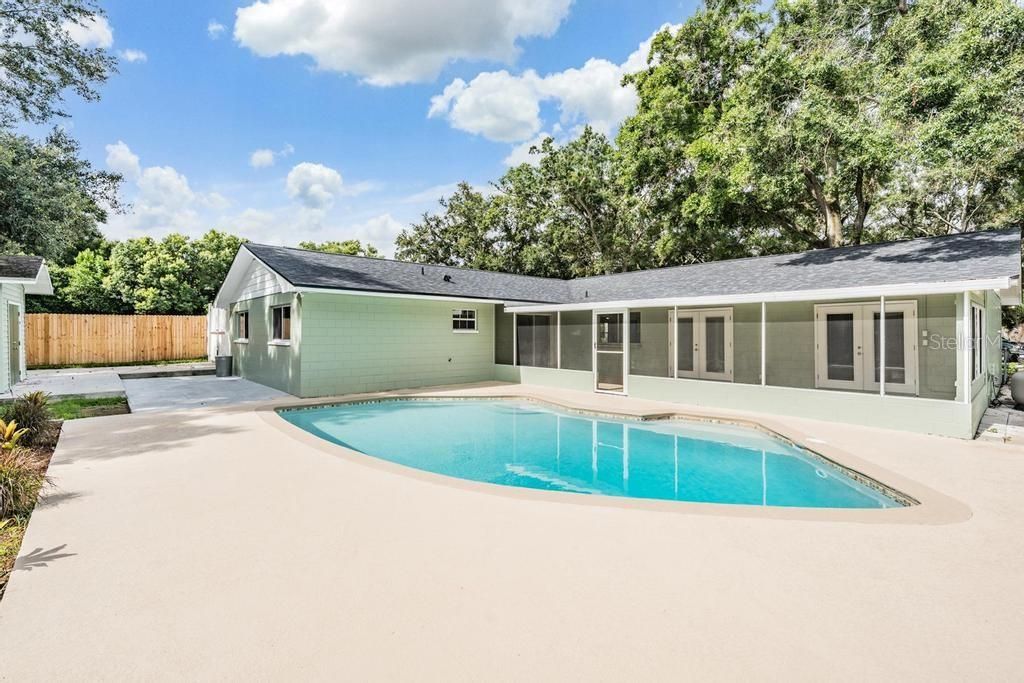 For Sale: $470,000 (4 beds, 2 baths, 2581 Square Feet)