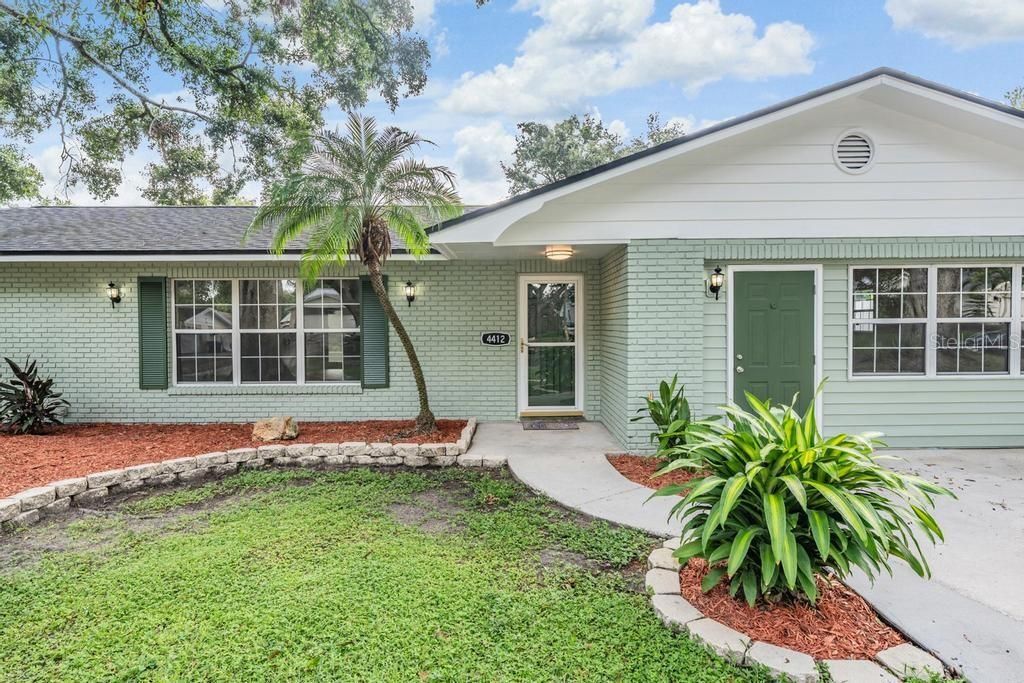 For Sale: $470,000 (4 beds, 2 baths, 2581 Square Feet)