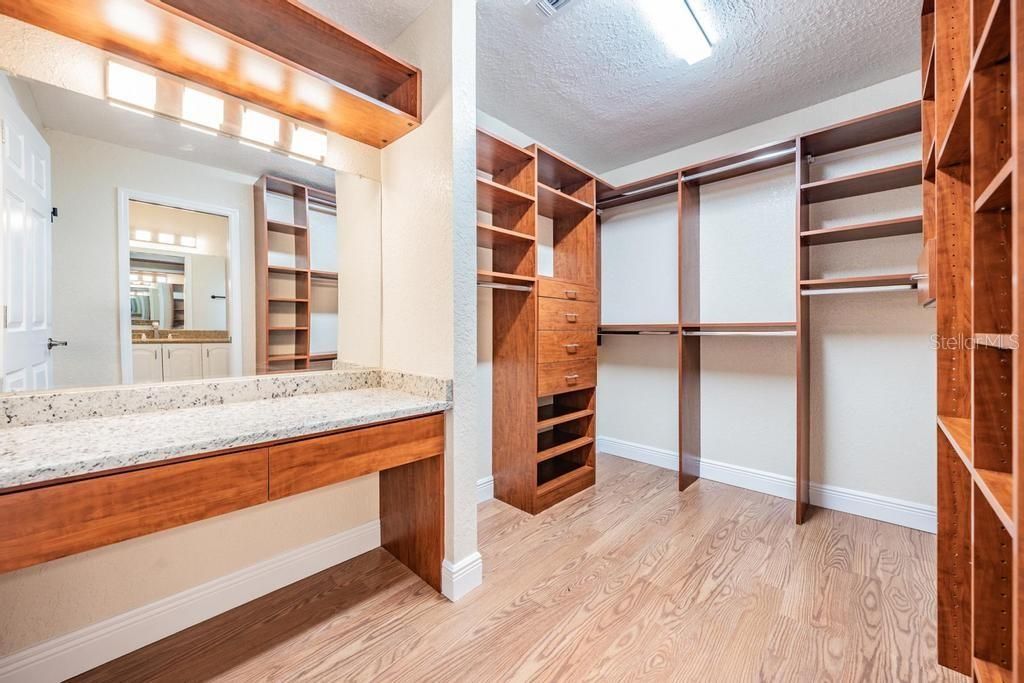 For Sale: $470,000 (4 beds, 2 baths, 2581 Square Feet)