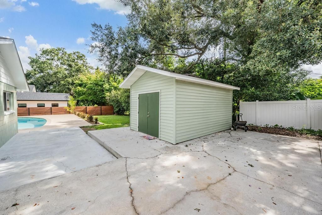 For Sale: $470,000 (4 beds, 2 baths, 2581 Square Feet)