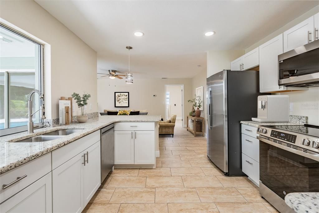 For Sale: $470,000 (4 beds, 2 baths, 2581 Square Feet)