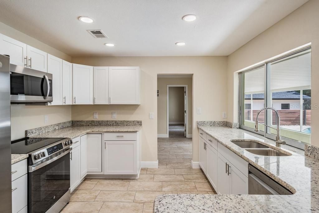 For Sale: $470,000 (4 beds, 2 baths, 2581 Square Feet)