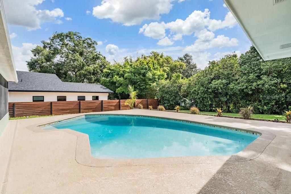 For Sale: $470,000 (4 beds, 2 baths, 2581 Square Feet)