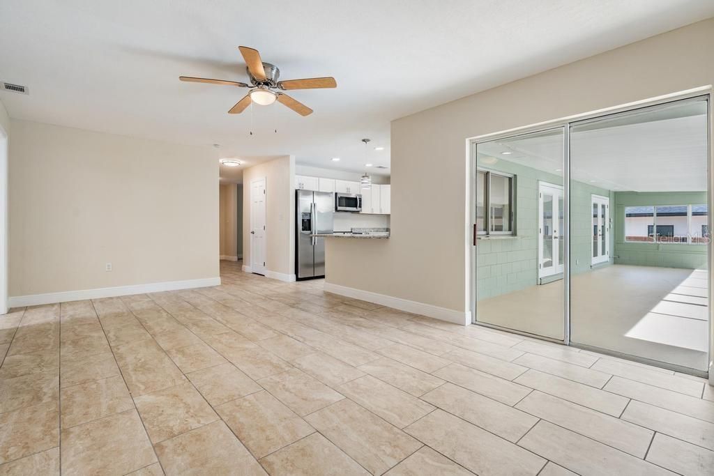 For Sale: $470,000 (4 beds, 2 baths, 2581 Square Feet)